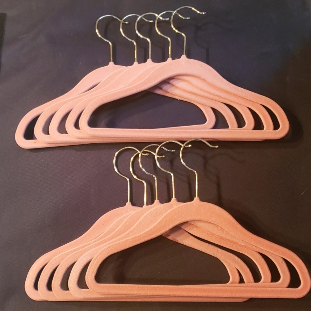 ❣SOLD OUT Velvet wrapped hangers